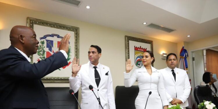 Betty Gerónimo asume la alcaldía de Santo Domingo Norte con la ausencia de Carlos Guzmán