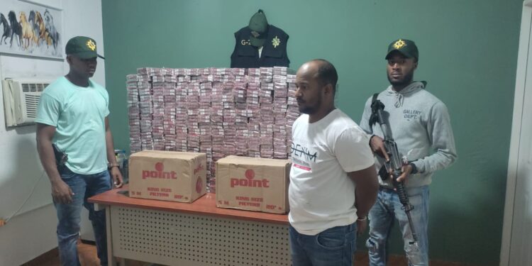 Ejército ocupa 70 mil unidades de cigarrillos