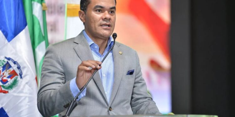 Diputado PRM sobre Omar Fernández: “No lo apoyo porque no voto en el Distrito”