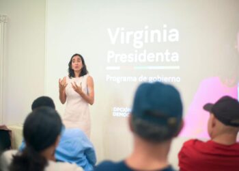 Virginia Antares presenta sus propuestas en Puerto Plata