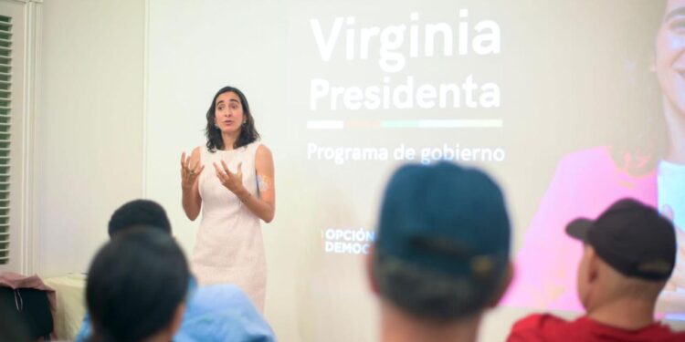 Virginia Antares presenta sus propuestas en Puerto Plata