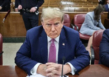 Multan a Trump con 9,000 dólares por desacato en ‘orden mordaza’ durante su juicio penal