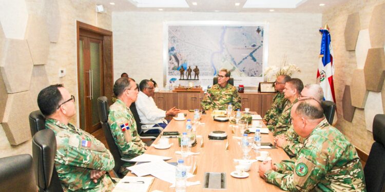 Autoridades Civiles y Militares unen esfuerzo para combatir incendios forestales