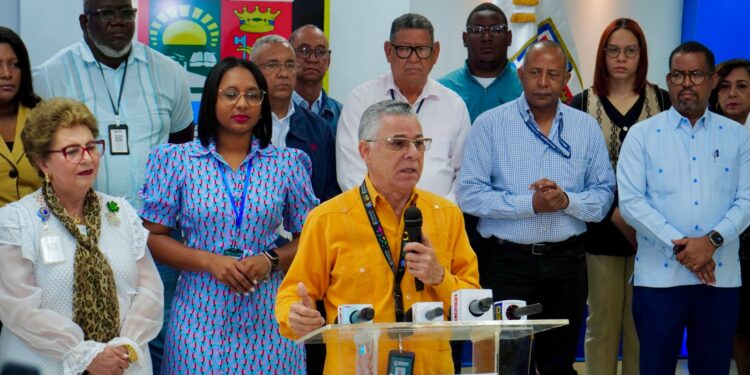 Alcalde de SDE dice proceso de transición se cumple con el protocolo