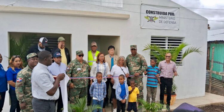 ADEOFA entrega vivienda en la provincia de Dajabón
