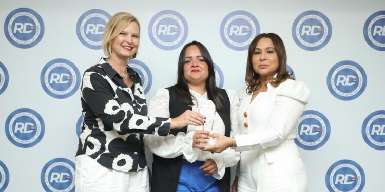 Reconocen con el Sello Igualando RD a la DGAPP y la Superintendencia de Bancos
