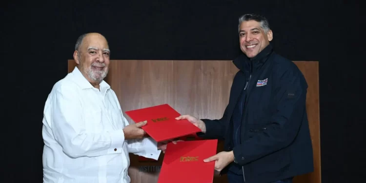 Arajet e INTEC firman convenio de prácticas profesionales