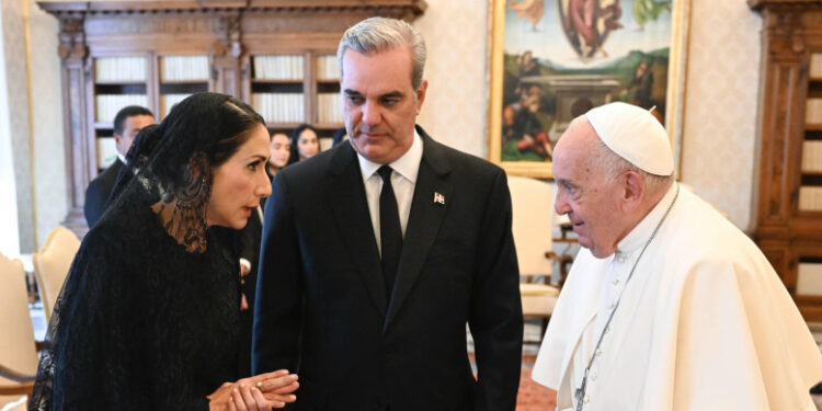 Raquel Arbaje invita al papa Francisco a RD: “Le esperamos, le esperamos”