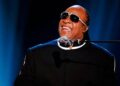 Stevie Wonder recibe la nacionalidad de Ghana