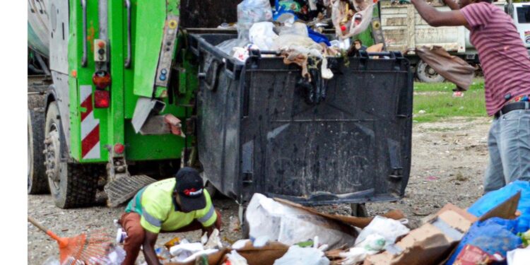 Alcaldía SDN denuncia empresa SUCESAT incumple en la recogida de basura