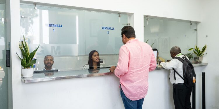 Dirección de Migración agiliza aprobación de permisos a menores para viajar
