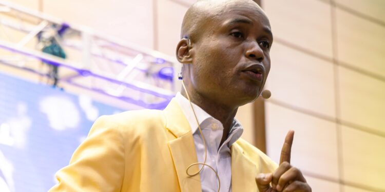 El geopolitógo y maestro catedrático Jephté Lamy, pone en circulación libro