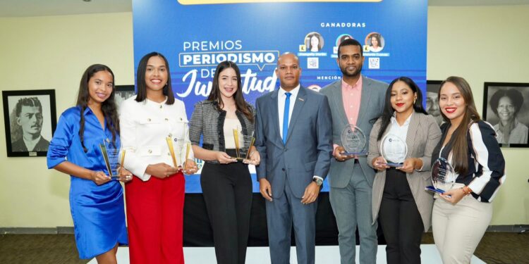 CAESCO entrega premios Periodismo de Juventud 2024