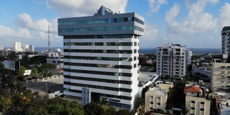 El índice mensual de actividad manufacturera sube en junio