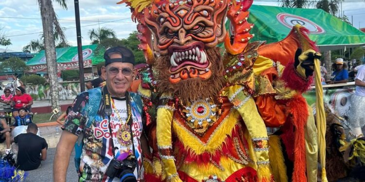 Tony Matías: Un artista del lente que ha inmortalizado los personajes del carnaval dominicano