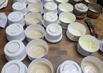 Frustran envío de potes llenos de cocaína en productos de belleza