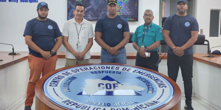 Red Mundial de Jóvenes Políticos RD en sesión permanente y cooperación con el COE ante el paso del Huracán Beryl