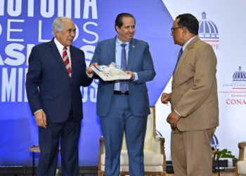 Conape presenta el libro “Historia de los Asilos Dominicanos”