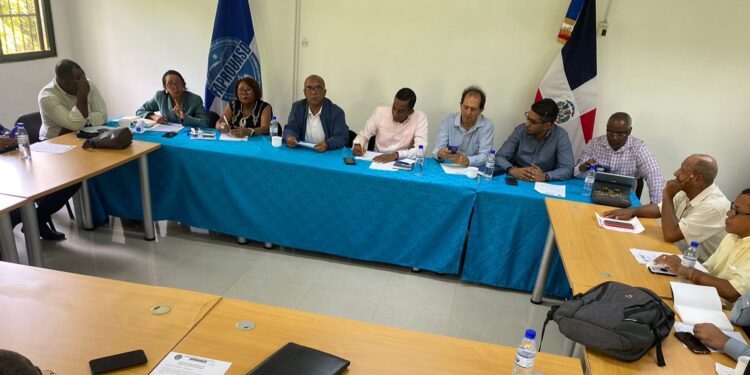 FAPROUASD denuncia desasignación de docencia y cierre deliberado de secciones