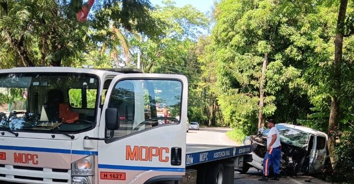 Accidente deja seis heridos; 911 coordina asistencia