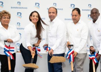 Banreservas y Alcaldía SDN remozarán parques Galindo y Los Congos