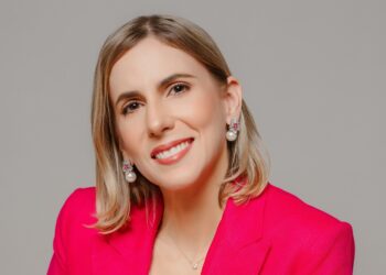 Psicóloga escolar Leslie Amell Bogaert pondrá en circulación su libro “Manual de instrucciones que los hijos no traen”