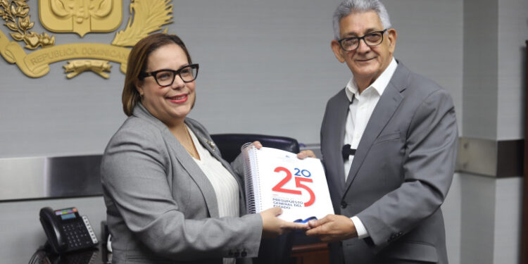 Poder Ejecutivo somete al Congreso Presupuesto General de 2025