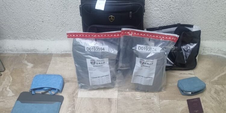 Impiden envío de dos paquetes presumiblemente cocaína a Bruselas