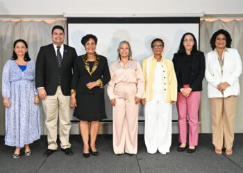 Ministerio de la Mujer realiza “Seminario Mujer: Salud Mental y Cuidados”