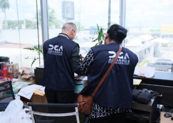 Aduanas y DGII fiscalizan a importadoras chinas