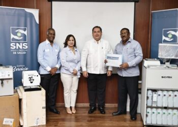 SNS entrega equipos para fortalecer laboratorios de anatomía patológica