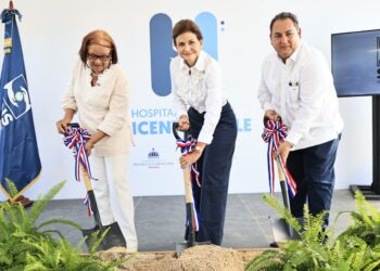 Vicepresidenta deja iniciado remozamiento de la Emergencia hospital Vicente Noble