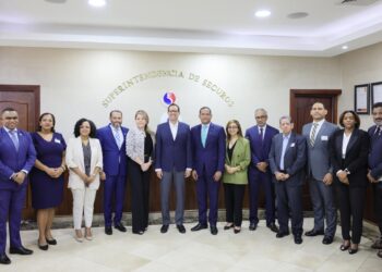 MAP y Superintendencia de Seguros trabajan para simplificar trámites y modernizar sector seguro