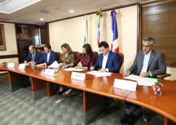 Cinco empresas del Centro Financiero BHD se unen a primer fideicomiso patrimonial educativo del país