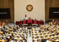 El Parlamento de Corea del Sur destituye al presidente por haber declarado la ley marcial