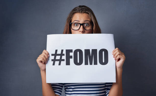 El papel higiénico y el FOMO: un preludio al Black Friday en la tardomodernidad