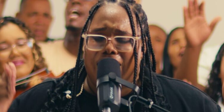 Déborah García impacta con su nuevo sencillo “De qué me vale” bajo el respaldo de DJR Productions
