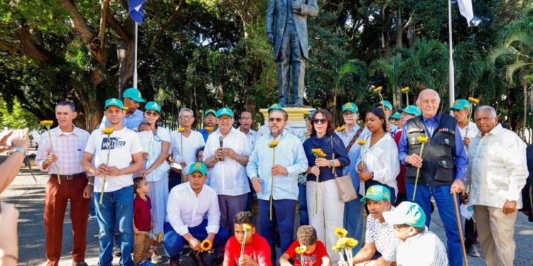 Alianza País honra la memoria de Juan Pablo Duarte en Santiago