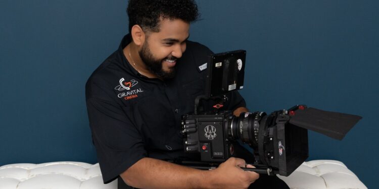 Gerald Cruz Lora, talento dominicano que brilla en eventos, comerciales de TV y cine internacional