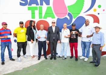 Alcaldía de Santiago impulsa el carnaval con apoyo histórico a grupos de lechones