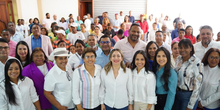 Supérate realiza operativo de servicios en Dajabón