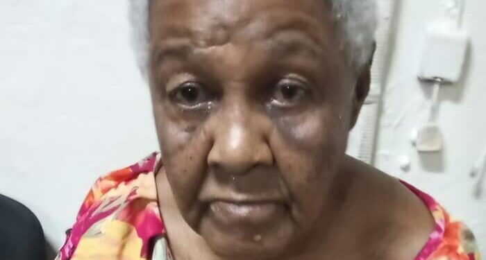 Señora extraviada permanece en destacamento El Almirante SDE