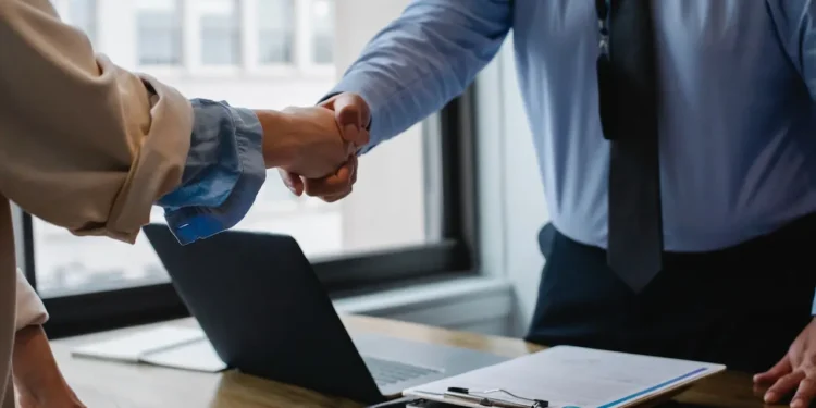 El sector industrial supera los 360 mil empleos formales