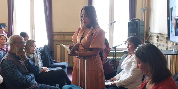 Periodista dominicana Mary Leisy Hernández presenta libro en Europa