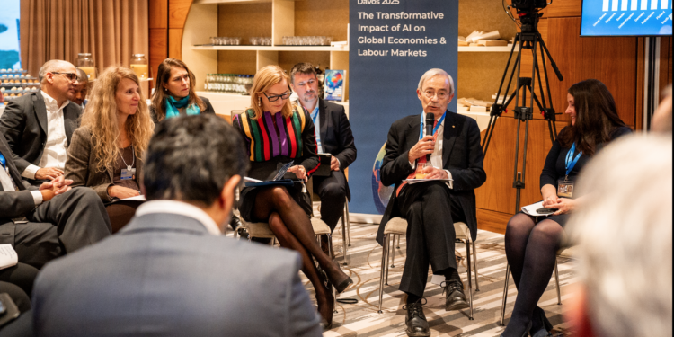 En Davos citan avances de RD en mercado laboral por capacitación tecnológica