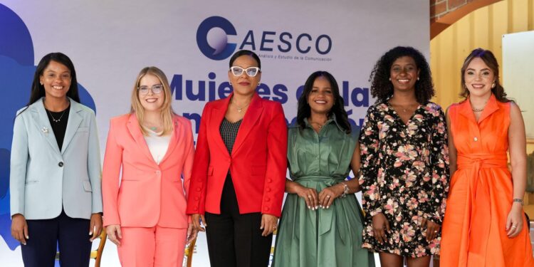 CAESCO impulsa reflexión sobre el futuro del periodismo y liderazgo femenino en los medios