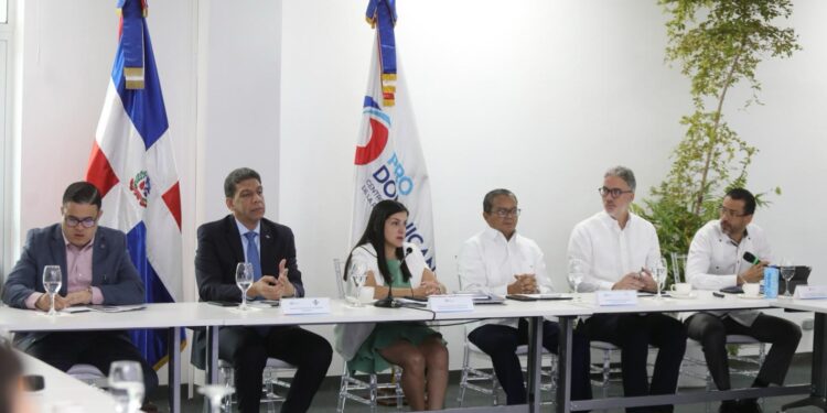 ProDominicana y líderes del sector exportador evalúan resultados Plan Nacional de Fomento a las Exportaciones