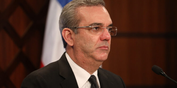 Abinader asistirá a misa en Haina en memoria de los fallecidos en tragedia del Jet Set