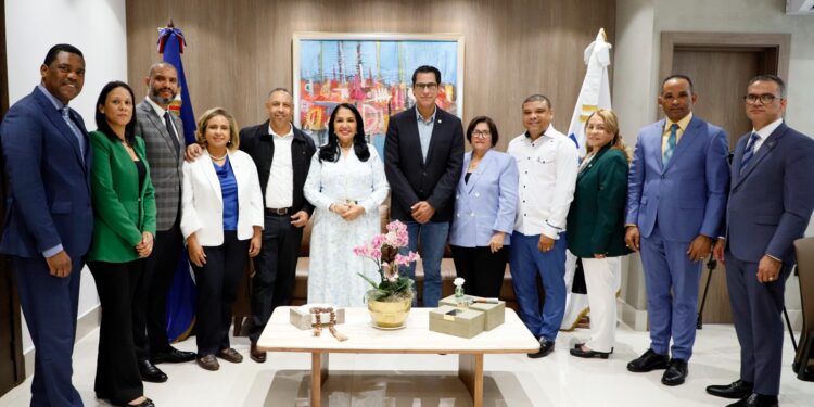 Idecoop realiza reunión de trabajo con miembros de la Comisión de Asuntos Cooperativos del Congreso
