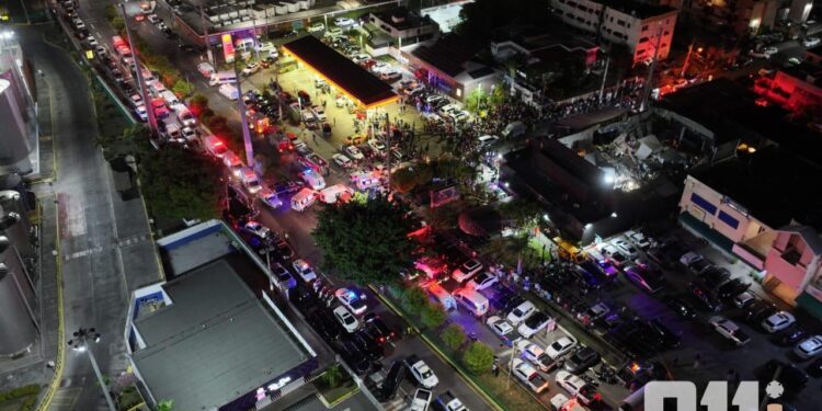 911 coordina respuesta y atención en desplome de techo en discoteca Jet Set